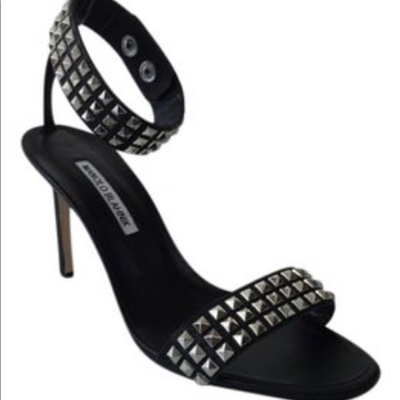 Manolo Blahnik Shoes - M A N O L O  B L A H N I K